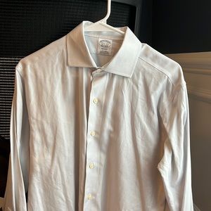 Brooks Brother luxury dress shirt, light gray pattern, size 15.5/32 regent fit.